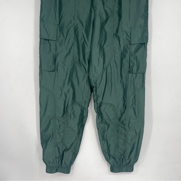 Fabletics Parachute Pants M Medium Kelly Green Cargo Jogger Windbreaker Gym - Picture 6 of 9